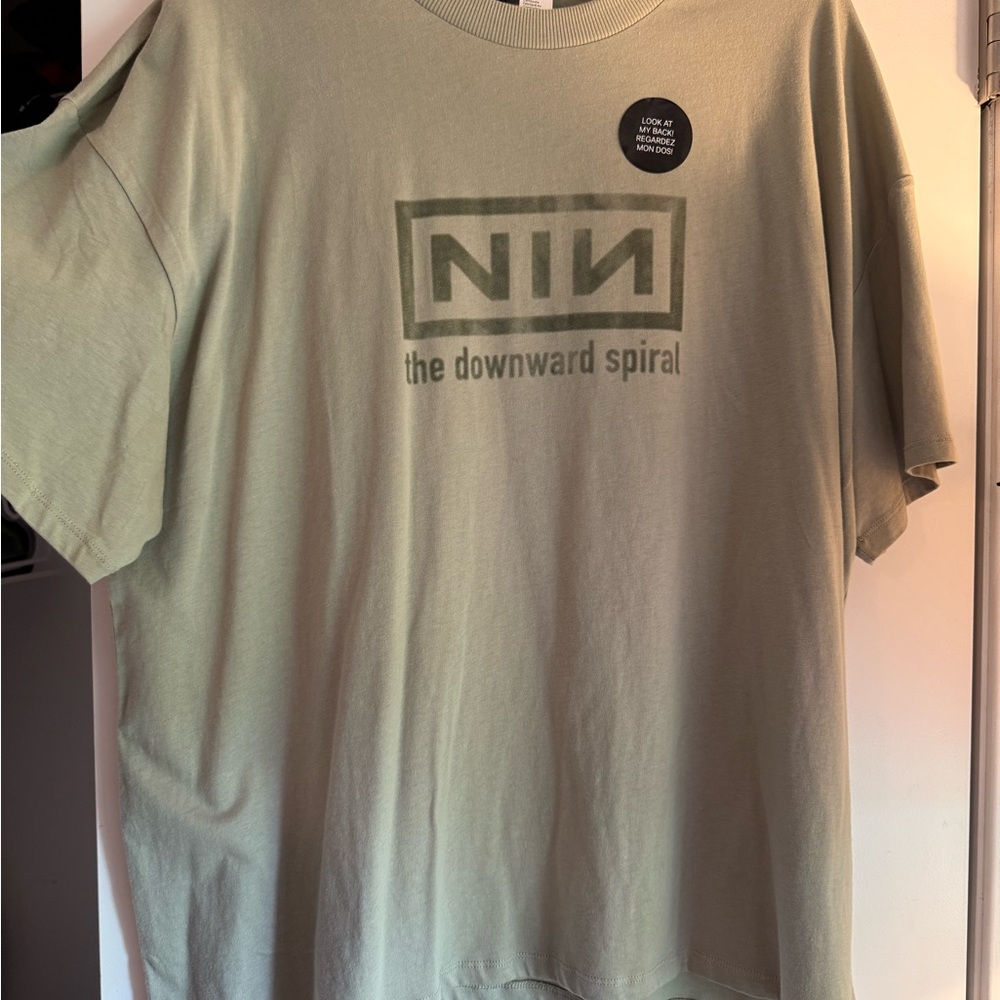 H&M Olive Graphic Tee - Short Sleeve